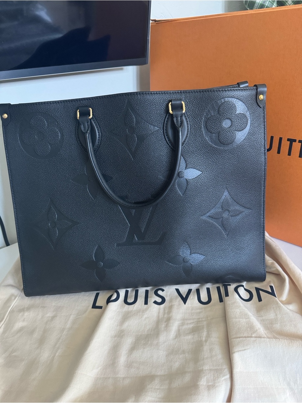 Louis Vuitton OnTheGo GM